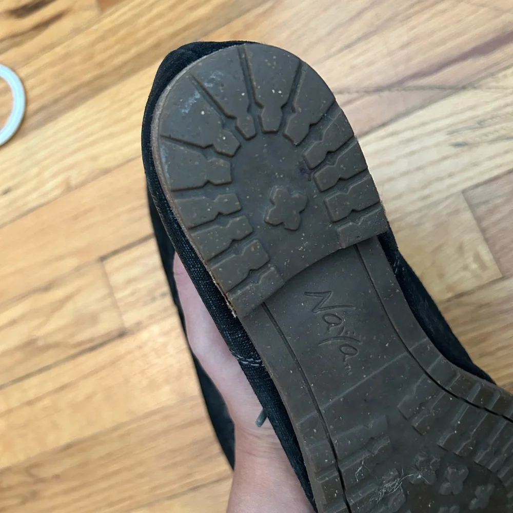 Naya Black Leather Shoes - Picture 4 of 6